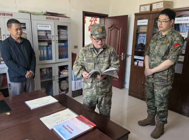 闻令而动筑牢森林“防火墙”——房县人武部积极投身森林防灭火工作