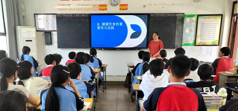 大木中学开展”学生营养日”主题宣传教育活动