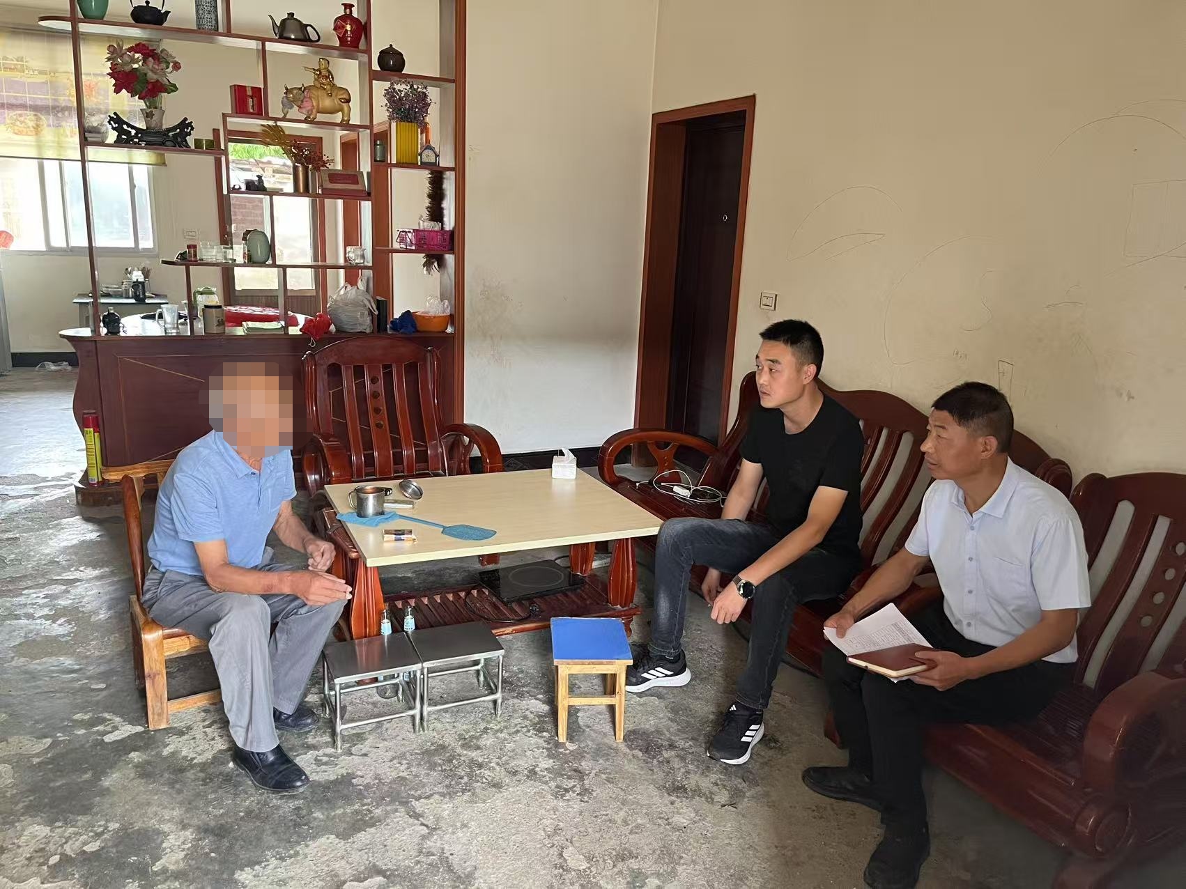 房县白鹤镇：解困助迷途 帮教启新生