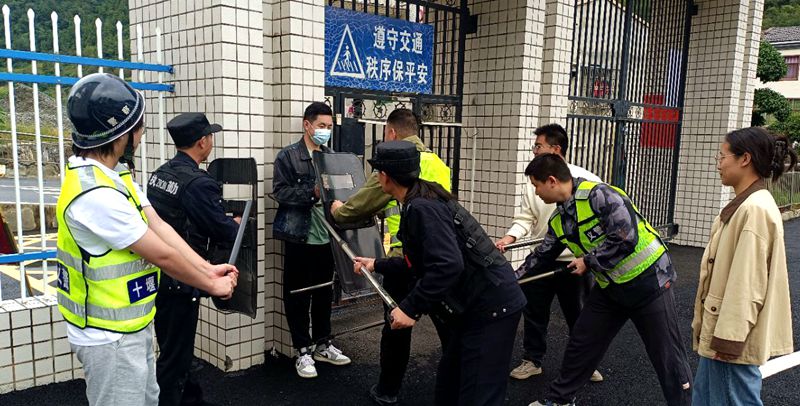 上龛学校：组织反恐防暴演练 守护全体师生安全