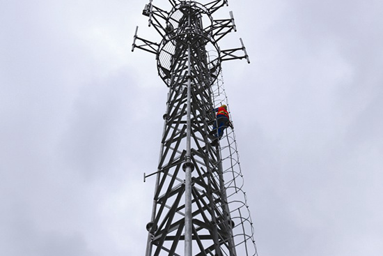 推进融合发展挺起经济脊梁