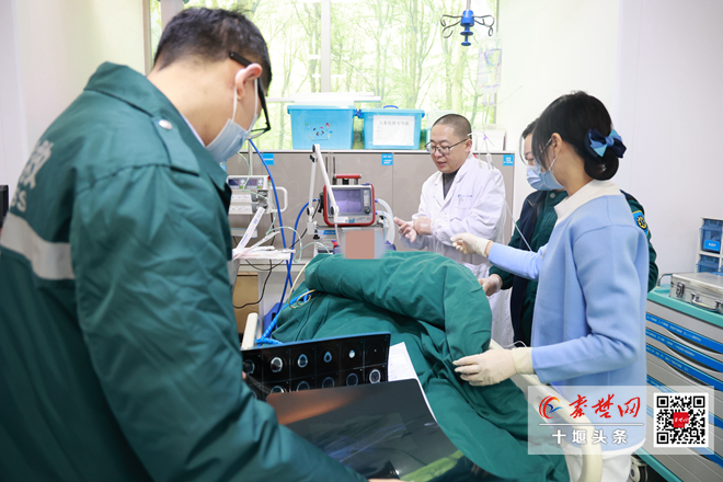 高处坠落 “飞的”救命 十堰人医“低空抢救”竹山危重创伤患者