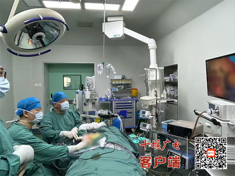 治愈美形同守护！十堰人医单孔腔镜乳腺癌手术双突破