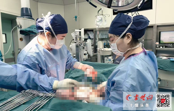 生命接力！十堰人医多学科联手，成功护航合并嗜铬细胞瘤孕妇拆“弹”、生子