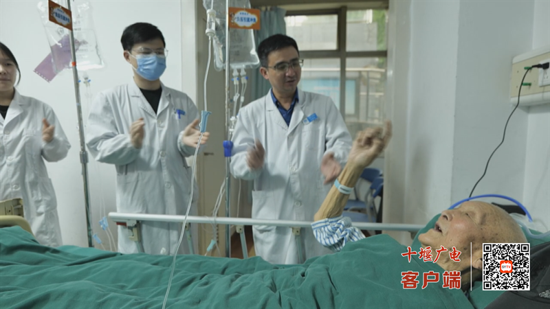 702B7718887F82B49FBA2D32E20A2E99