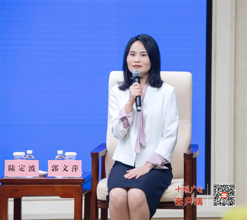 十堰这名护士亮相全省“一切为了人民健康”记者见面会