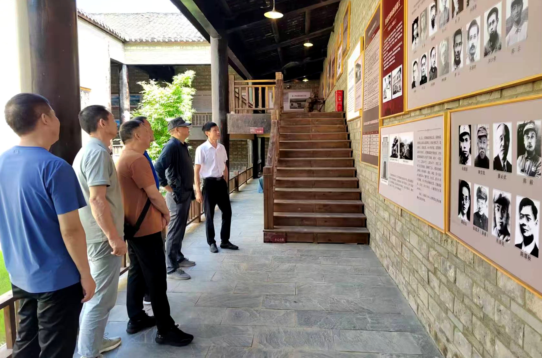 《党旗飘飘》“检察蓝”守护“生态绿”房县检察院第三党支部筑牢生态法治屏障