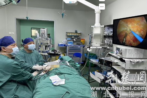 十堰市人民医院甲乳外科2病区成功开展单孔腔镜保乳根治手术