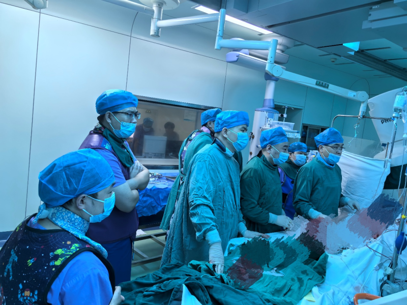 十堰人医心血管内科成功完成一例经导管主动脉瓣置换术 精准微创 瓣动“心”生