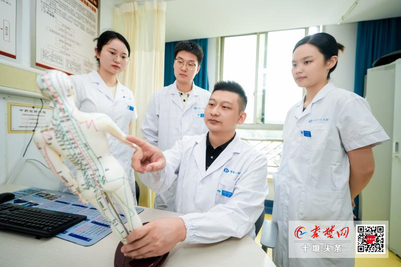 十堰人医传统中医针灸科让困扰患者20多年的慢性荨麻疹不再“卷土重来”